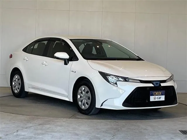 トヨタ　カローラ　セダン　ハイブリッド