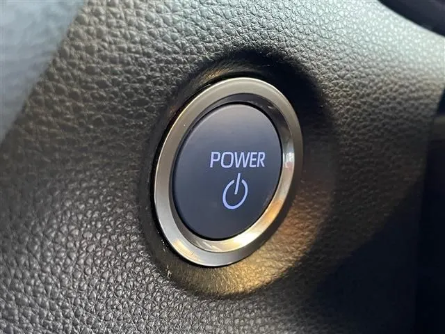 トヨタ　カローラ　セダン　ハイブリッド