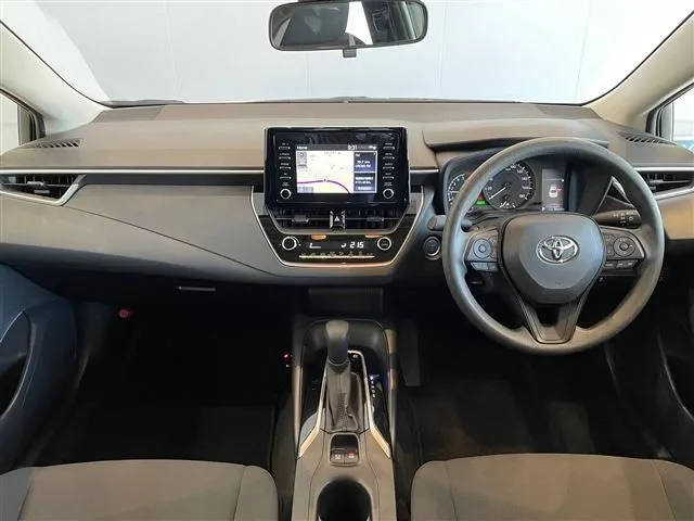 トヨタ　カローラ　セダン　ハイブリッド