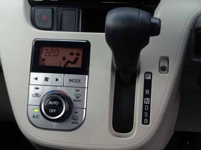 ムーヴ　４ＷＤ（ダイハツ）の車両写真