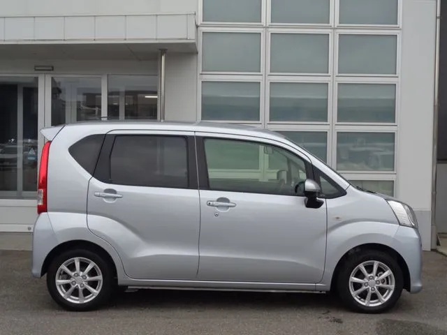 ムーヴ　４ＷＤ（ダイハツ）の車両写真