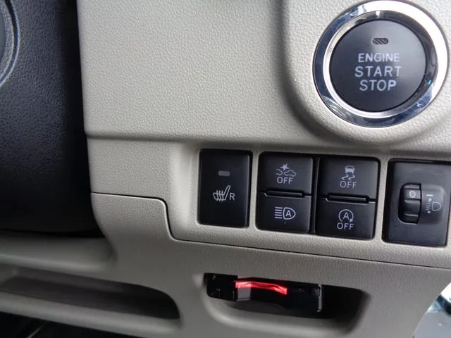 ムーヴ　４ＷＤ（ダイハツ）の車両写真