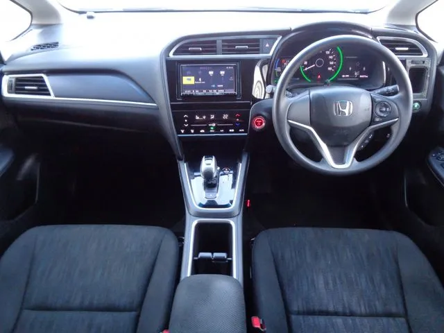 ホンダ　シャトル　ハイブリッド