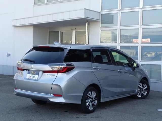 ホンダ　シャトル　ハイブリッド