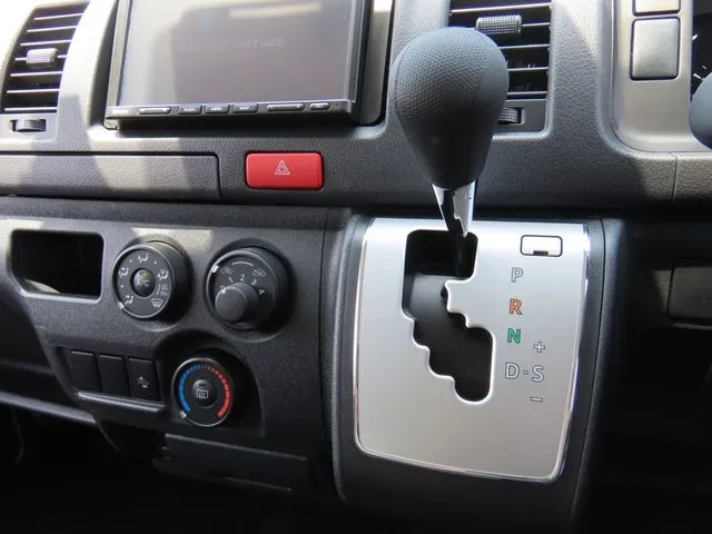 ハイエースバン 2WD(トヨタ)の車両写真