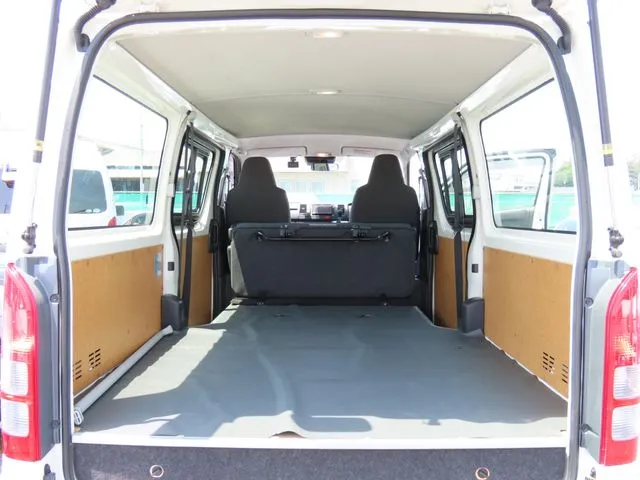 ハイエースバン 2WD(トヨタ)の車両写真