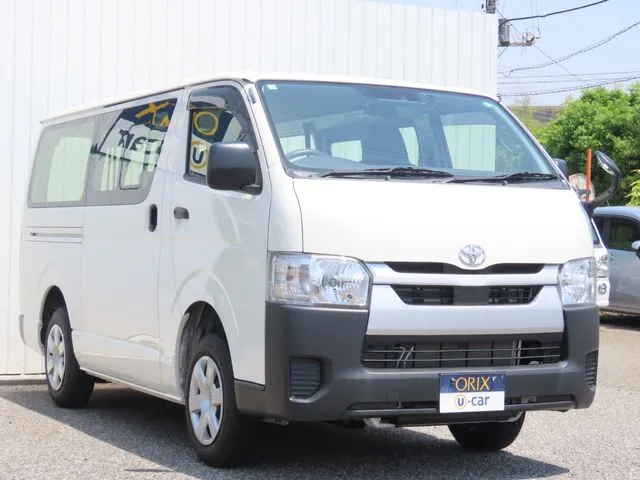ハイエースバン 2WD(トヨタ)の車両写真