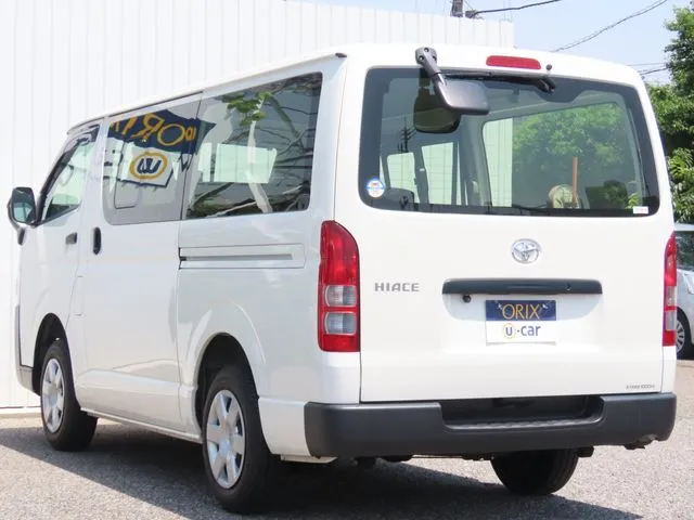 ハイエースバン 2WD(トヨタ)の車両写真