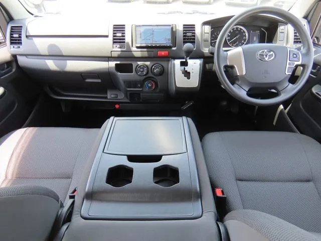 ハイエースバン 2WD(トヨタ)の車両写真