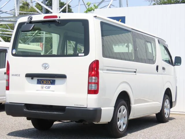 ハイエースバン 2WD(トヨタ)の車両写真
