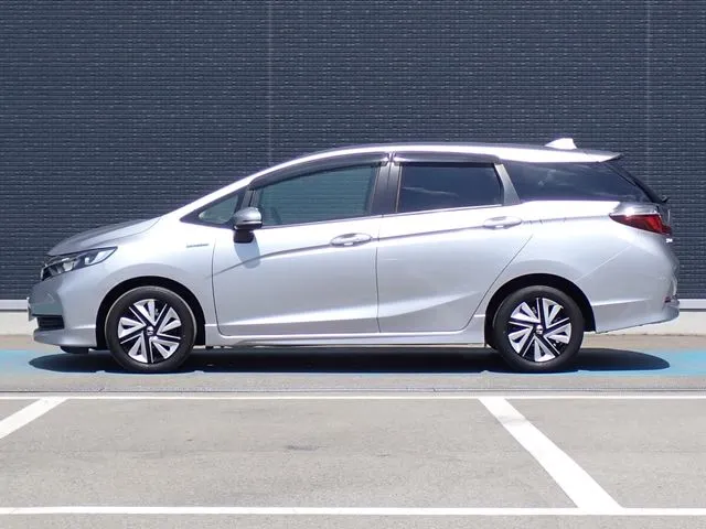 ホンダ　シャトル　ハイブリッド