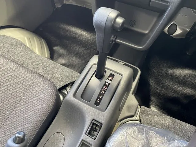 スズキ　キャリイトラック　４ＷＤ