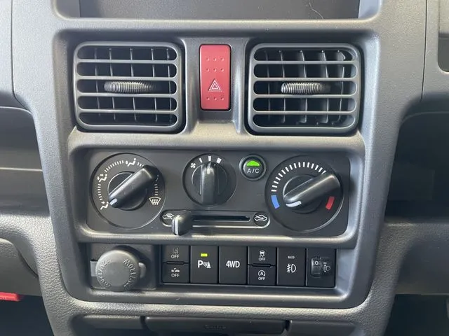 スズキ　キャリイトラック　４ＷＤ