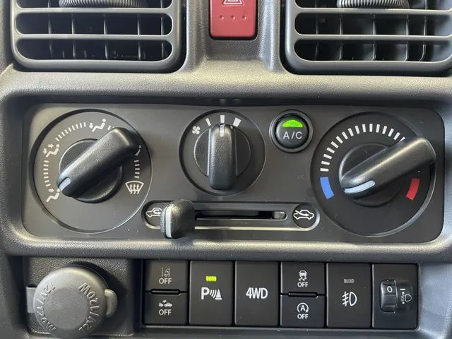 スズキ　キャリイトラック　４ＷＤ