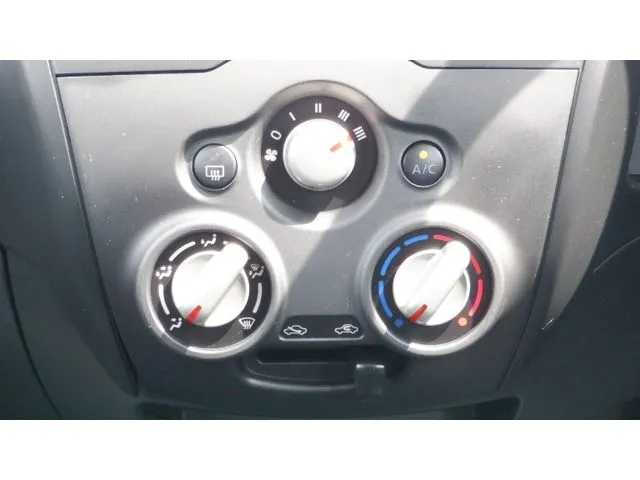 ノート（ニッサン）の車両写真