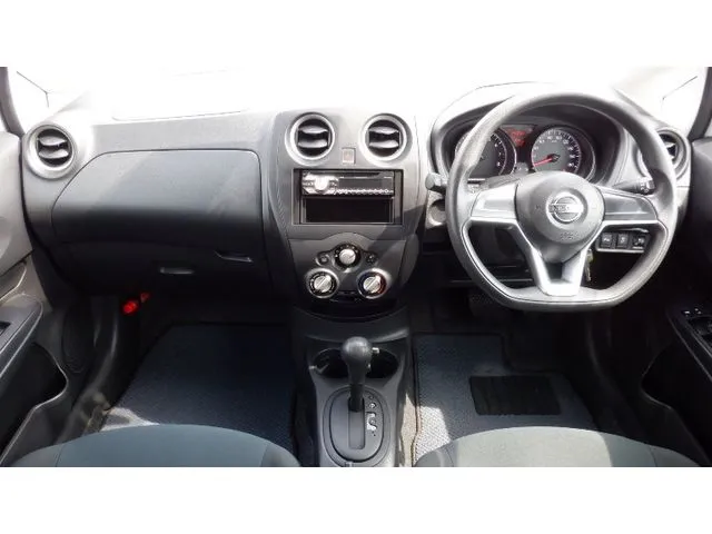 ノート（ニッサン）の車両写真