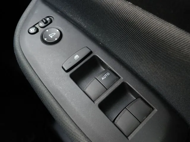 ホンダ　フィット　ｅ：ＨＥＶ