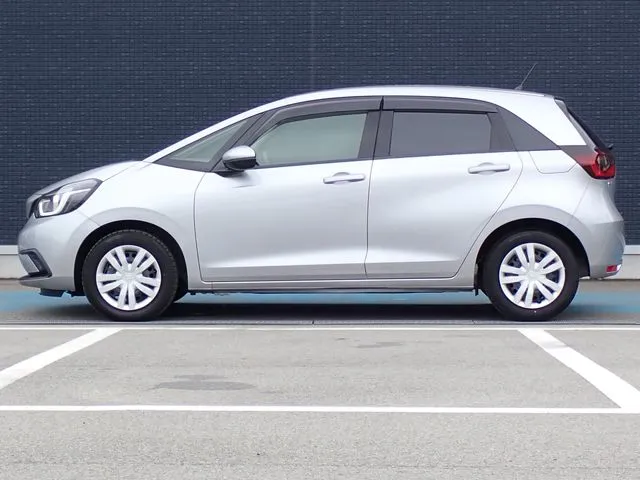 ホンダ　フィット　ｅ：ＨＥＶ