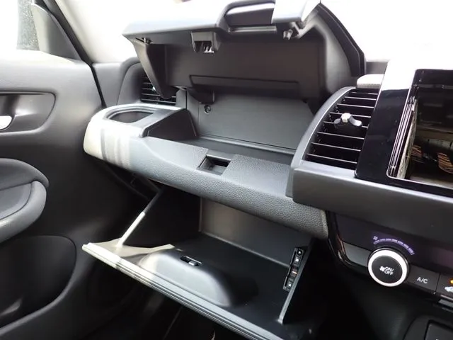 ホンダ　フィット　ｅ：ＨＥＶ