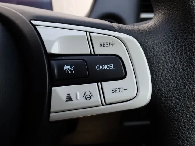 フィット　ｅ：ＨＥＶ（ホンダ）の車両写真