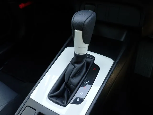 フィット　ｅ：ＨＥＶ（ホンダ）の車両写真