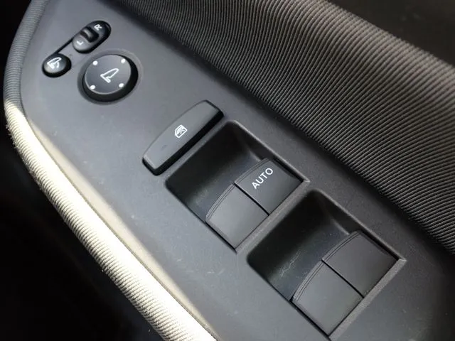 フィット　ｅ：ＨＥＶ（ホンダ）の車両写真