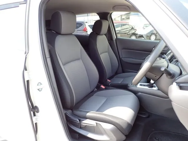 フィット　ｅ：ＨＥＶ（ホンダ）の車両写真