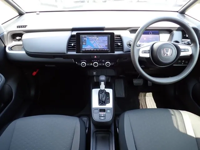 フィット　ｅ：ＨＥＶ（ホンダ）の車両写真
