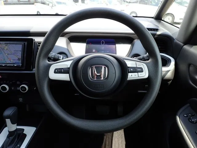 フィット　ｅ：ＨＥＶ（ホンダ）の車両写真