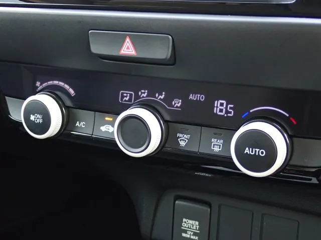 フィット　ｅ：ＨＥＶ（ホンダ）の車両写真