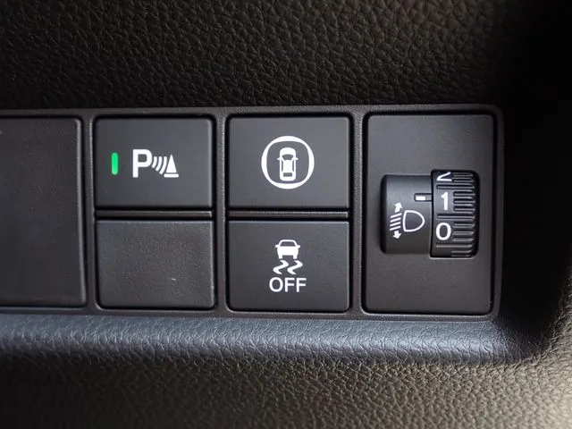 フィット　ｅ：ＨＥＶ（ホンダ）の車両写真