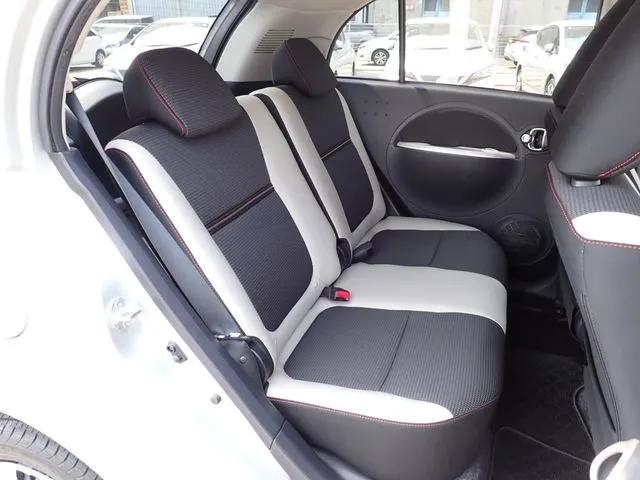 アイ　ミーブ（ミツビシ）の車両写真