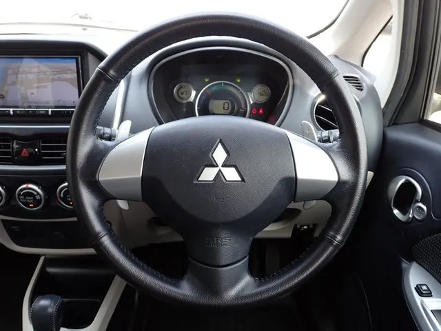 アイ　ミーブ（ミツビシ）の車両写真