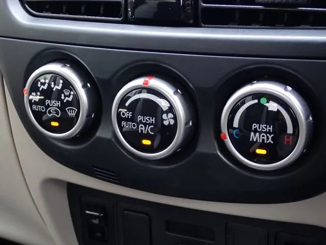 アイ　ミーブ（ミツビシ）の車両写真