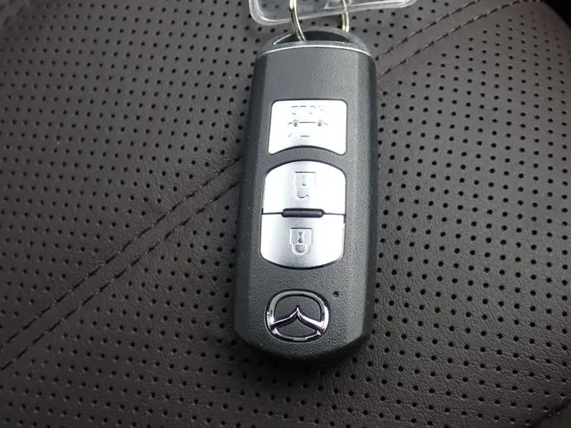 マツダ　アテンザ　セダン