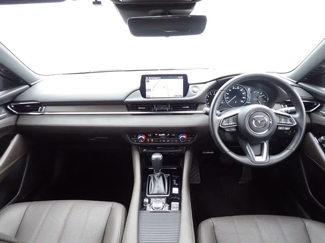 マツダ　アテンザ　セダン