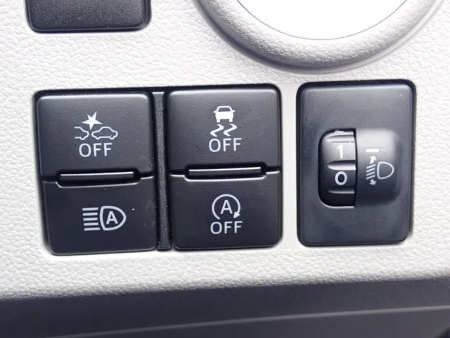 ダイハツ ミラ イース 4WD