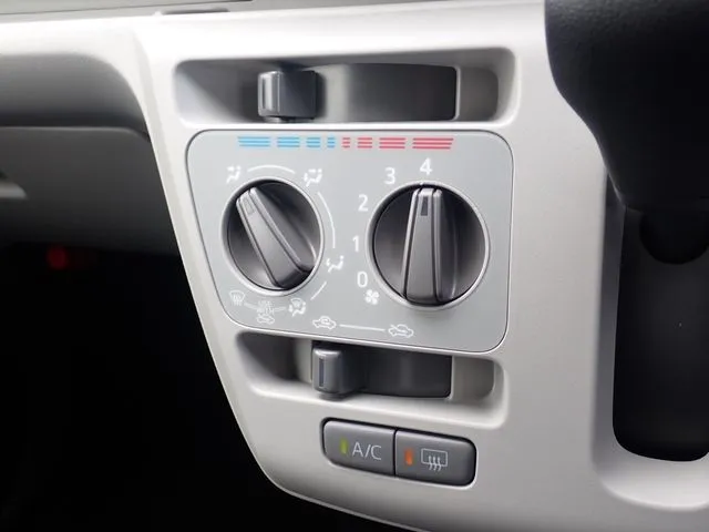 ダイハツ ミラ イース 4WD