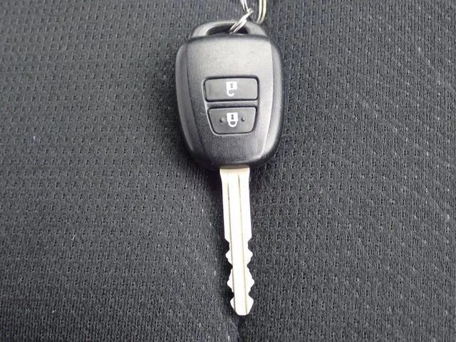 トヨタ カローラアクシオ ハイブリッド