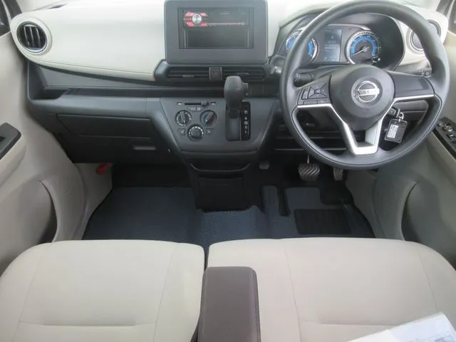 ニッサン　デイズ