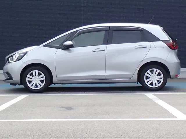 フィット　ｅ：ＨＥＶ（ホンダ）の車両写真