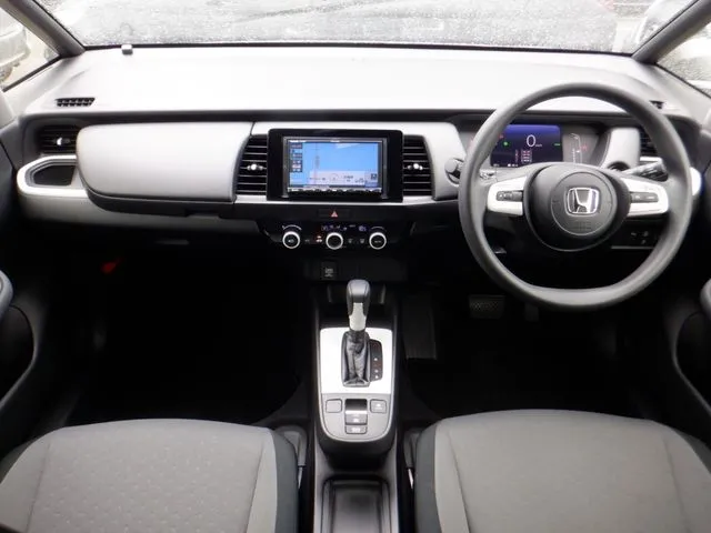 フィット　ｅ：ＨＥＶ（ホンダ）の車両写真
