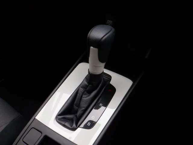 フィット　ｅ：ＨＥＶ（ホンダ）の車両写真