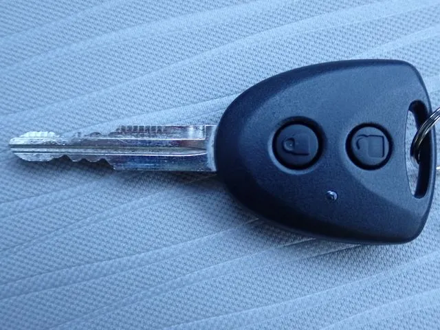 ミラ　イース（ダイハツ）の車両写真