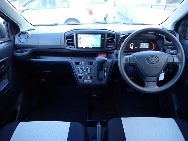 ミラ　イース（ダイハツ）の車両写真