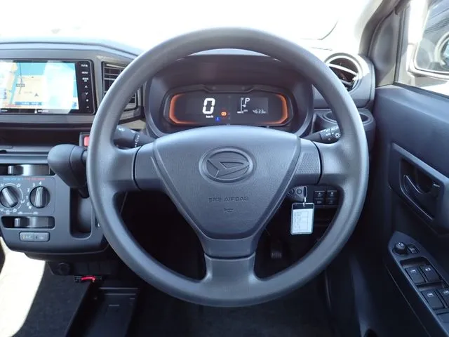 ミラ　イース（ダイハツ）の車両写真