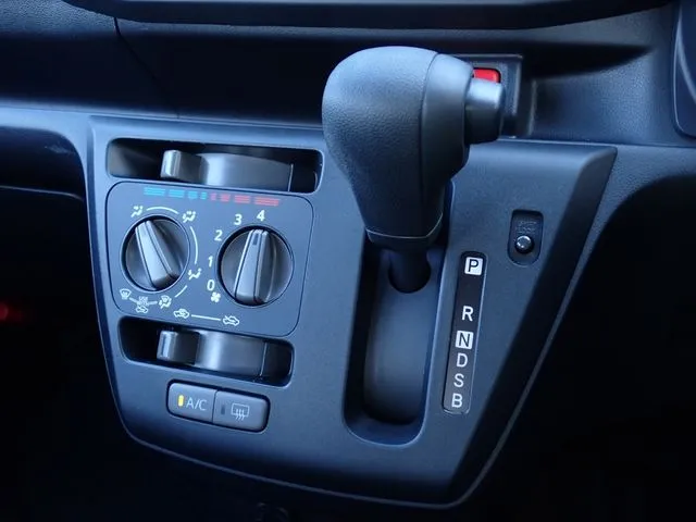 ミラ　イース（ダイハツ）の車両写真