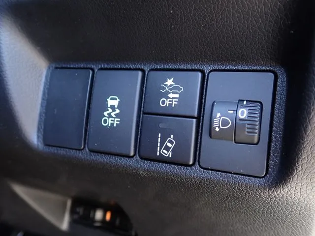 シャトル　ハイブリッド（ホンダ）の車両写真