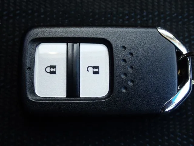 シャトル　ハイブリッド（ホンダ）の車両写真