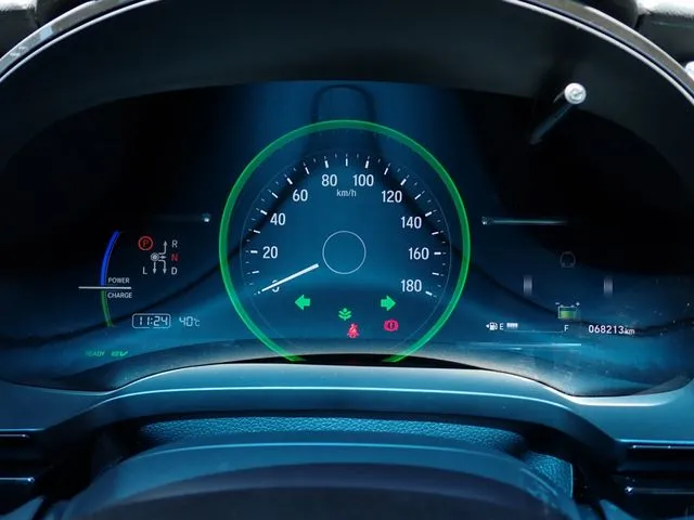 シャトル　ハイブリッド（ホンダ）の車両写真